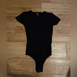 Alya black tshirt bodysuit